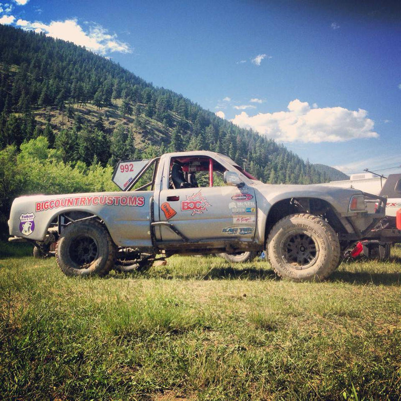 Load image into Gallery viewer, 89-95 Toyota Pickup 3" Bulge Off Road Fiberglass Fenders