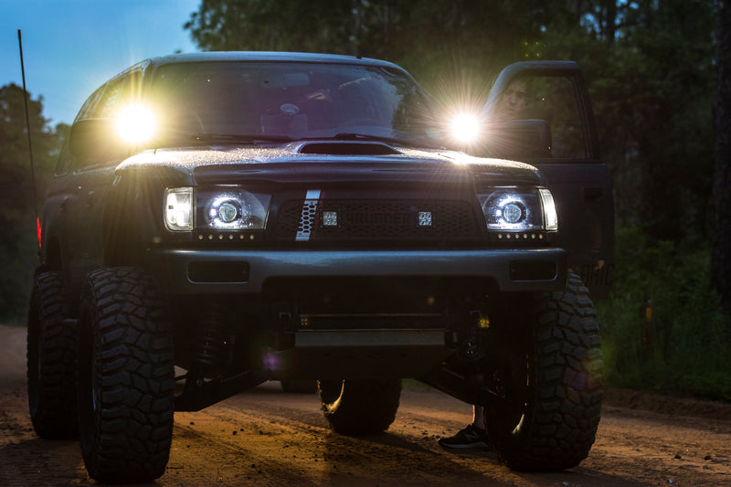 Load image into Gallery viewer, 96-02 4runner Corner Lights - SRQ Fabrications