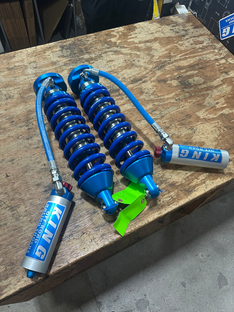 Load image into Gallery viewer, 1996-2002 4Runner & 1995-2004 Tacoma King 2.5 Remote Reservoir Front Coilovers