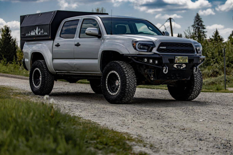 Load image into Gallery viewer, 2005-2015 Tacoma 2" Bulge Flat Top Off Road Fiberglass Bedsides - 5.0 Bed