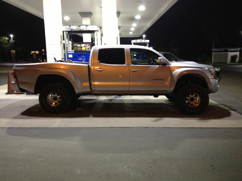 Load image into Gallery viewer, 05-15 Toyota Tacoma 4" Bulge TT Style Off Road Fiberglass Bedsides - 6.0 Bed - McNeil Racing Inc