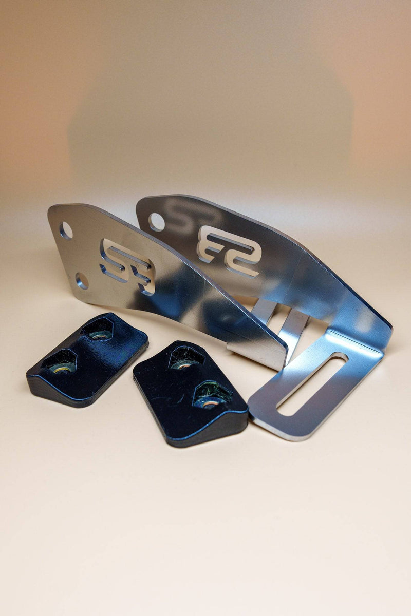 Load image into Gallery viewer, 96-02 3rd Gen 4Runner Rear Hatch Light Brackets - Snowbound Customs