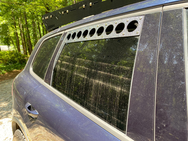 Load image into Gallery viewer, Porsche Cayenne/VW Touareg Window Vents (958/T3) - Visual Autowerks