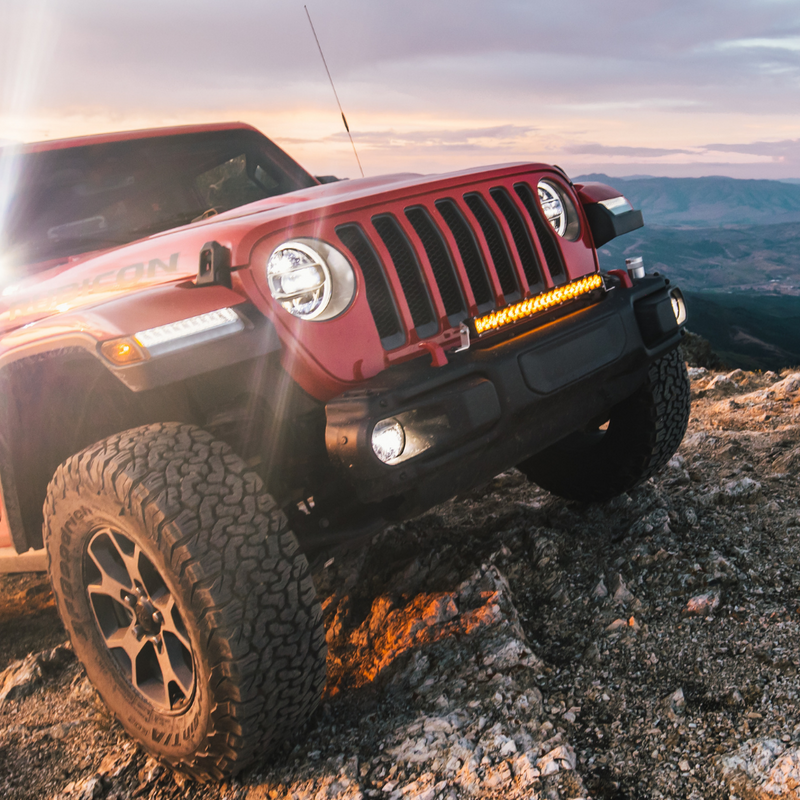 Load image into Gallery viewer, heretics 20 inch amber led light bar mounted on a jeep rubicon