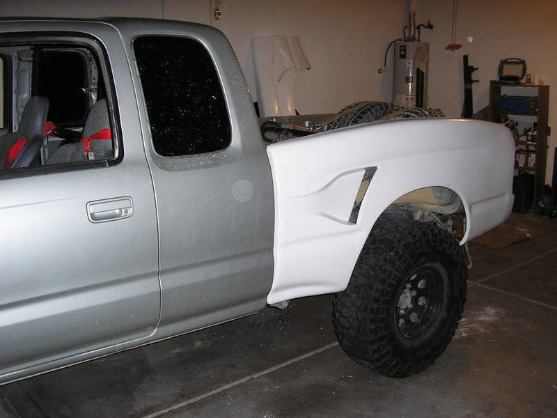 Load image into Gallery viewer, 1996-2004 Tacoma 3&quot; Bulge TT Style Off Road Fiberglass Bedsides
