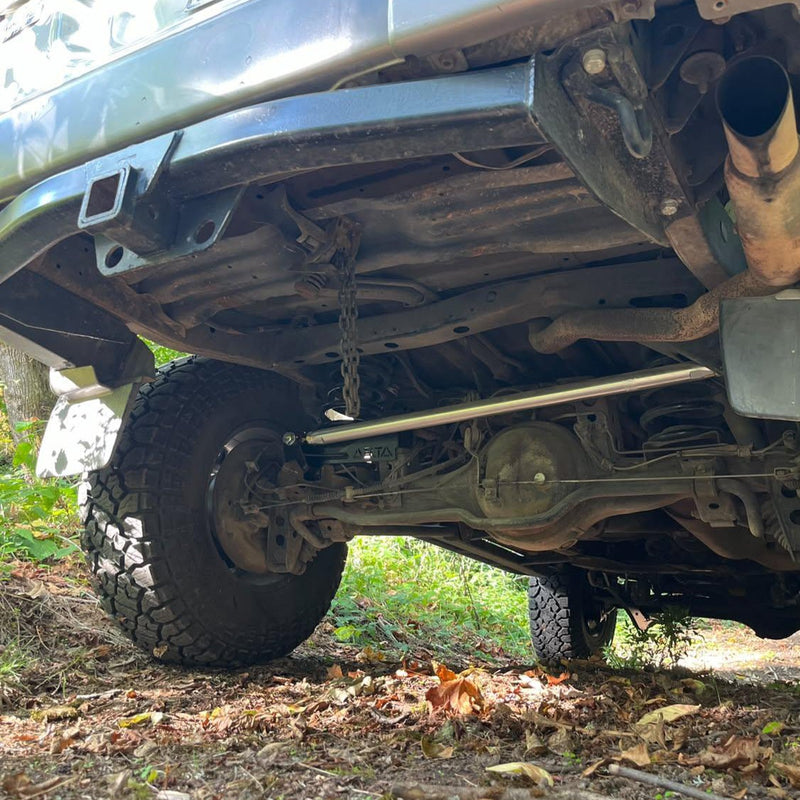 Load image into Gallery viewer, OCD adjustable rear panhard bar installed on an 80 Series Land Cruiser
