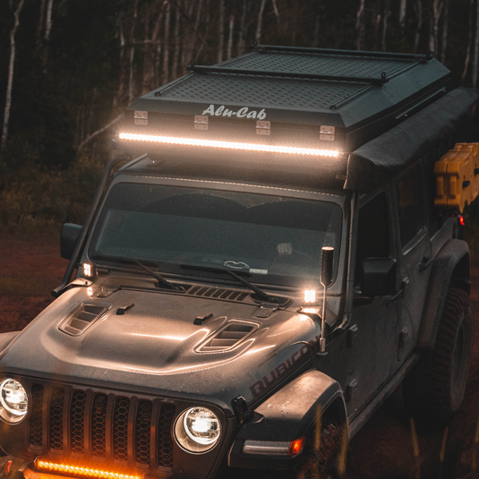 50 inch led light bar mounted on a jeep 