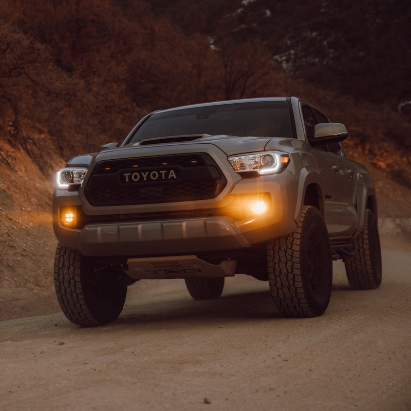 Load image into Gallery viewer, toyota tacoma amber lens led fog light kit mounted
